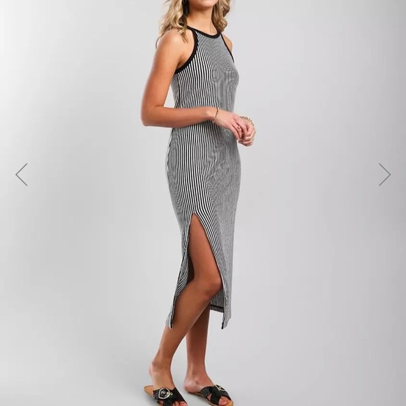 Woman’s Buckle brand fitted knit dress 👗 size small - Picture 2 of 8